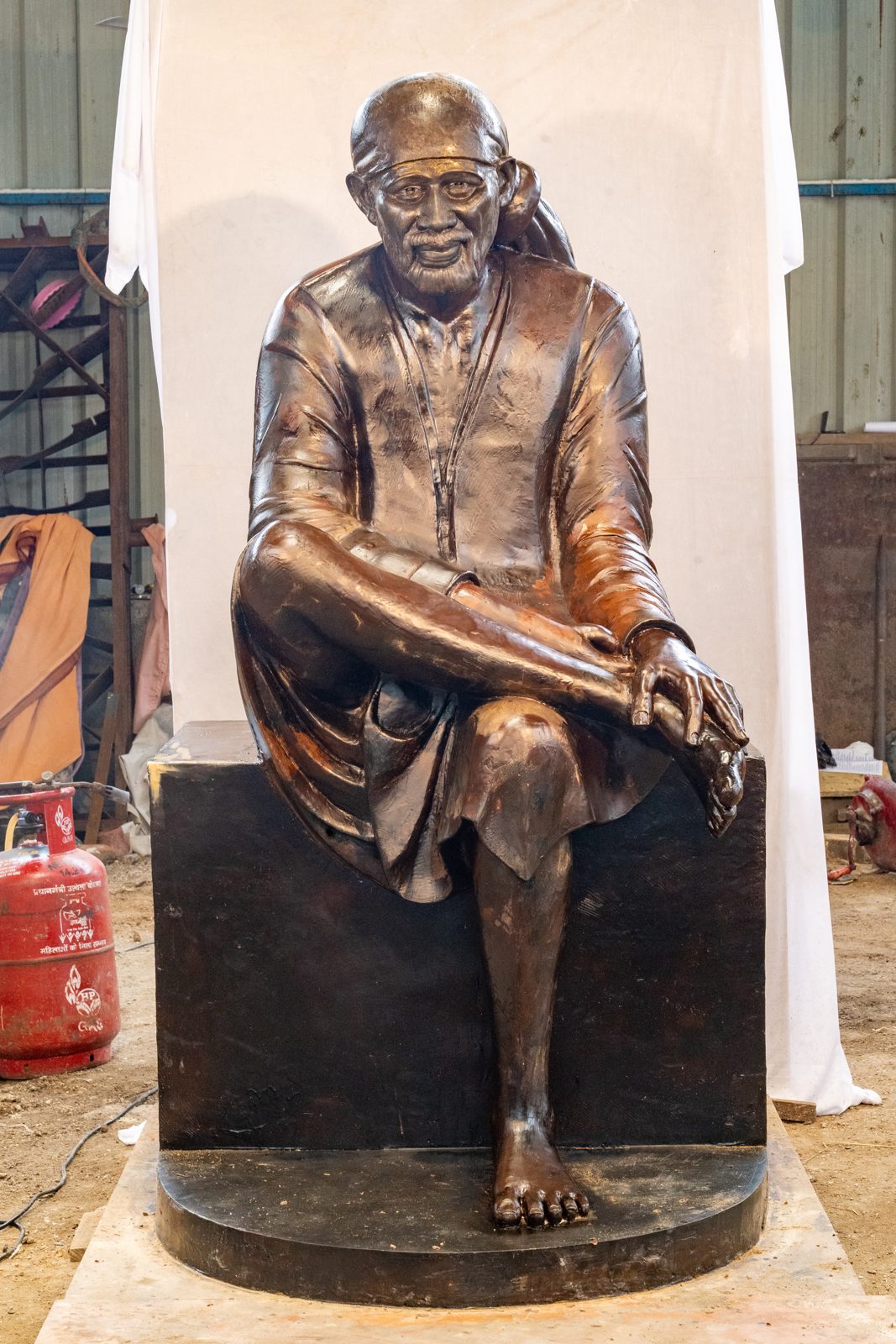 Shri Sai Baba — Panchaloha Sai Baba murtis and monumental single-piece castings (4)