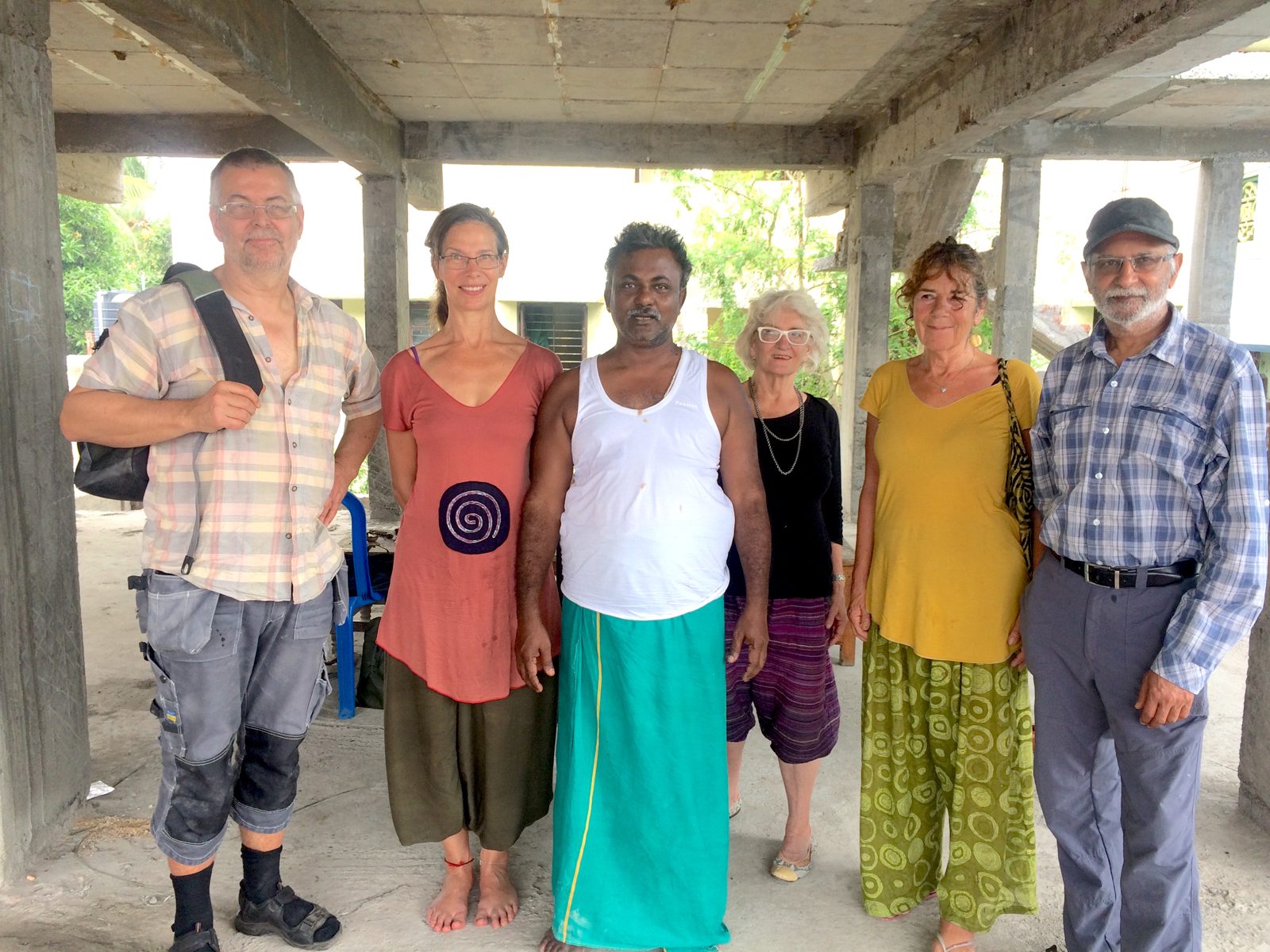 International Students — Training artists in traditional lost-wax casting (3)