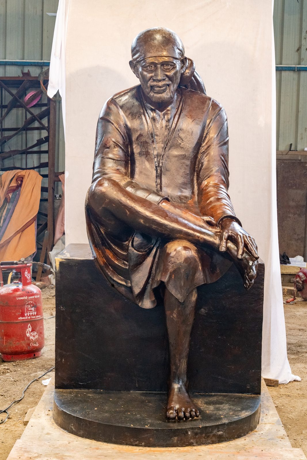 Shri Sai Baba — Panchaloha Sai Baba murtis and monumental single-piece castings (2)