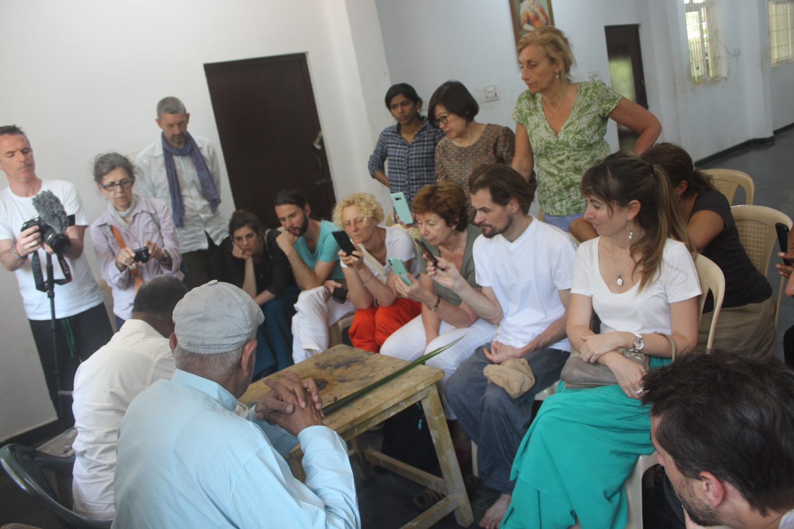 Visiting Artists — International artists and patrons at the Mamallapuram studio (1)