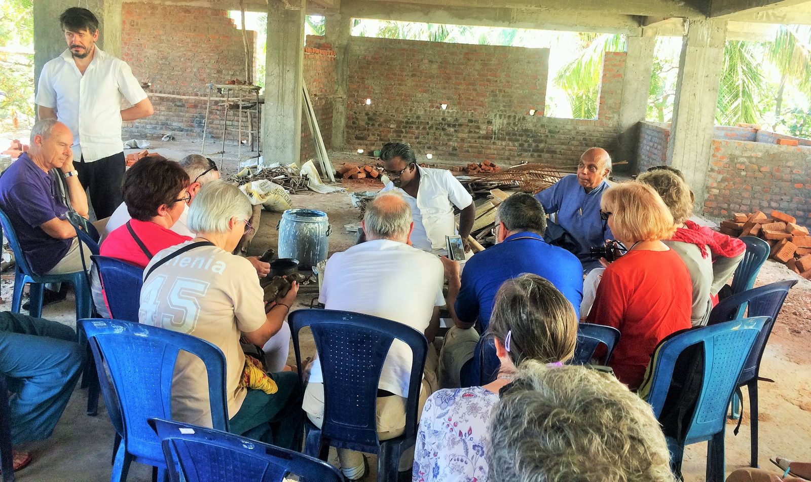International Students — Training artists in traditional lost-wax casting (2)